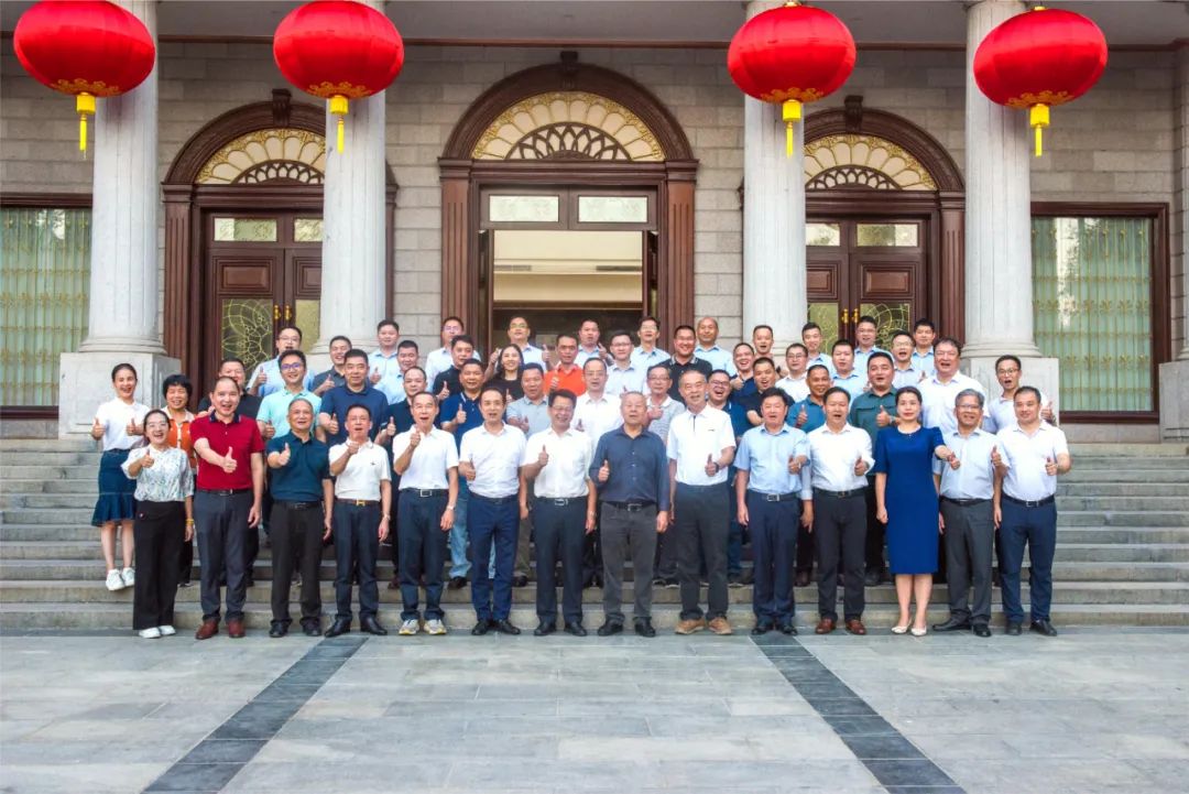 yl23411永利集团助力“我的家乡我建设”平远县热柘镇乡贤回乡考察活动顺利举行！